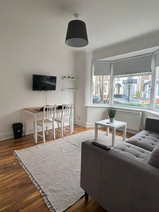 93 West Road Hotell London Eksteriør bilde
