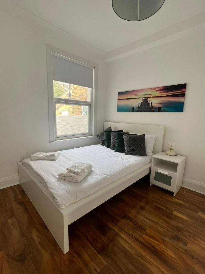 93 West Road Hotell London Eksteriør bilde