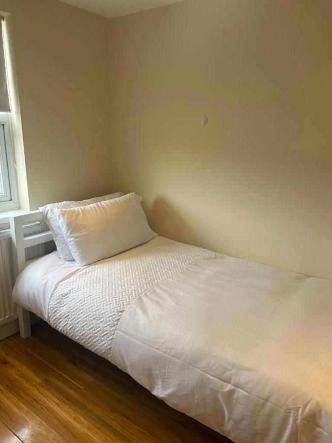 93 West Road Hotell London Eksteriør bilde