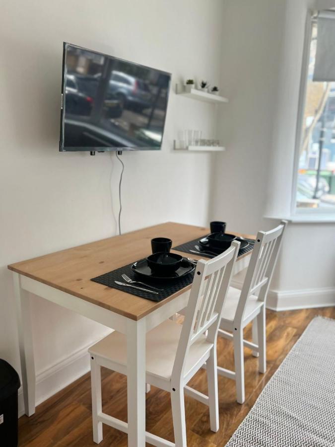 93 West Road Hotell London Eksteriør bilde