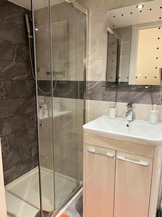 93 West Road Hotell London Eksteriør bilde