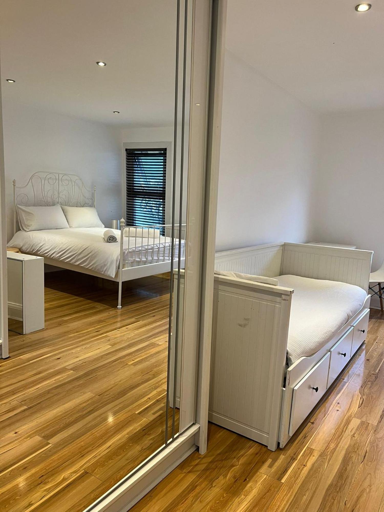 93 West Road Hotell London Eksteriør bilde